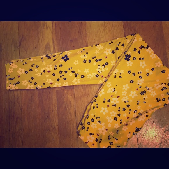 LuLaRoe Pants - Lularoe Mustard Yellow OS floral Leggings